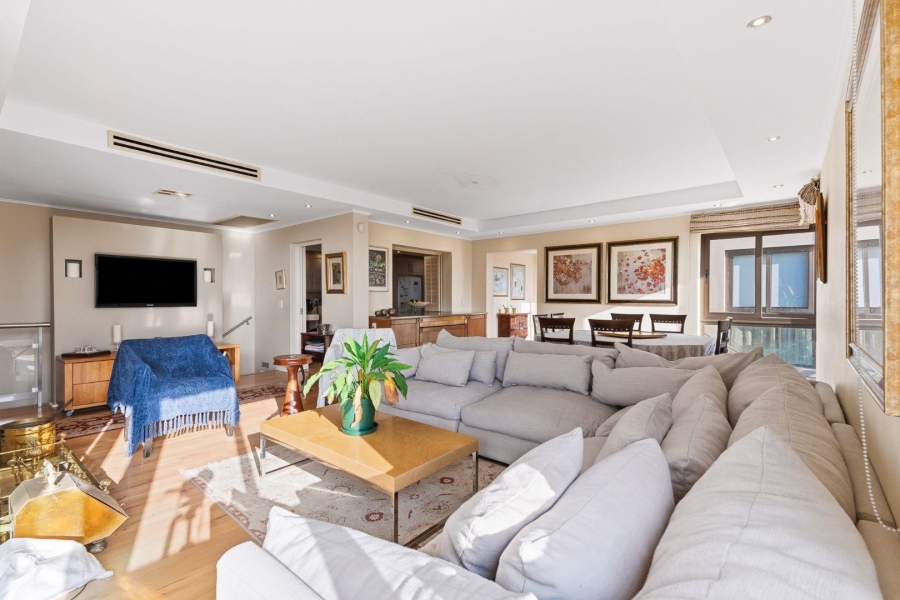 4 Bedroom Property for Sale in Fresnaye Western Cape